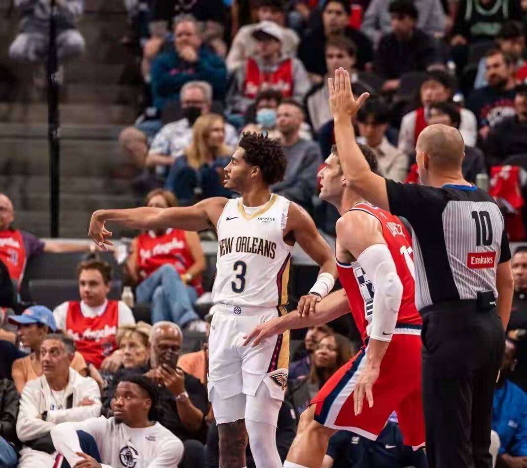 荷甲赛前再迎强敌，密尔沃基雄鹿绝杀压哨，主帅态度：更衣室稳定，球队文化再被提及的简单介绍-九游app下载